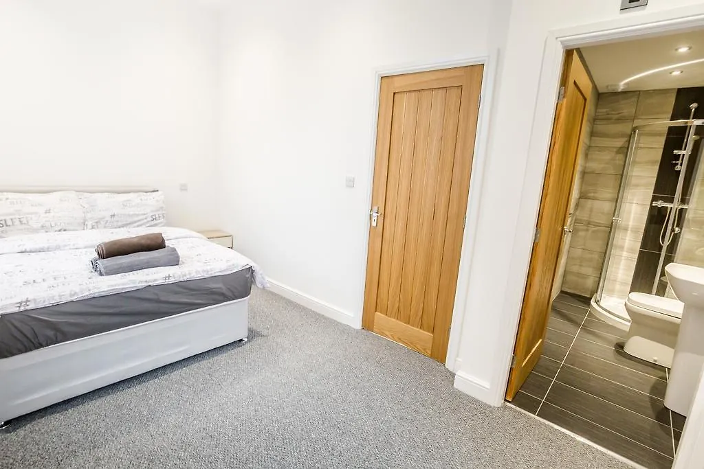 Apollo House & Apartments Huddersfield Holiday home